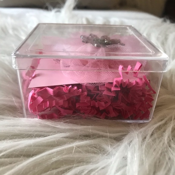 TARINA TARANTINO Hair Clip w/ Original Box - Picture 3 of 4